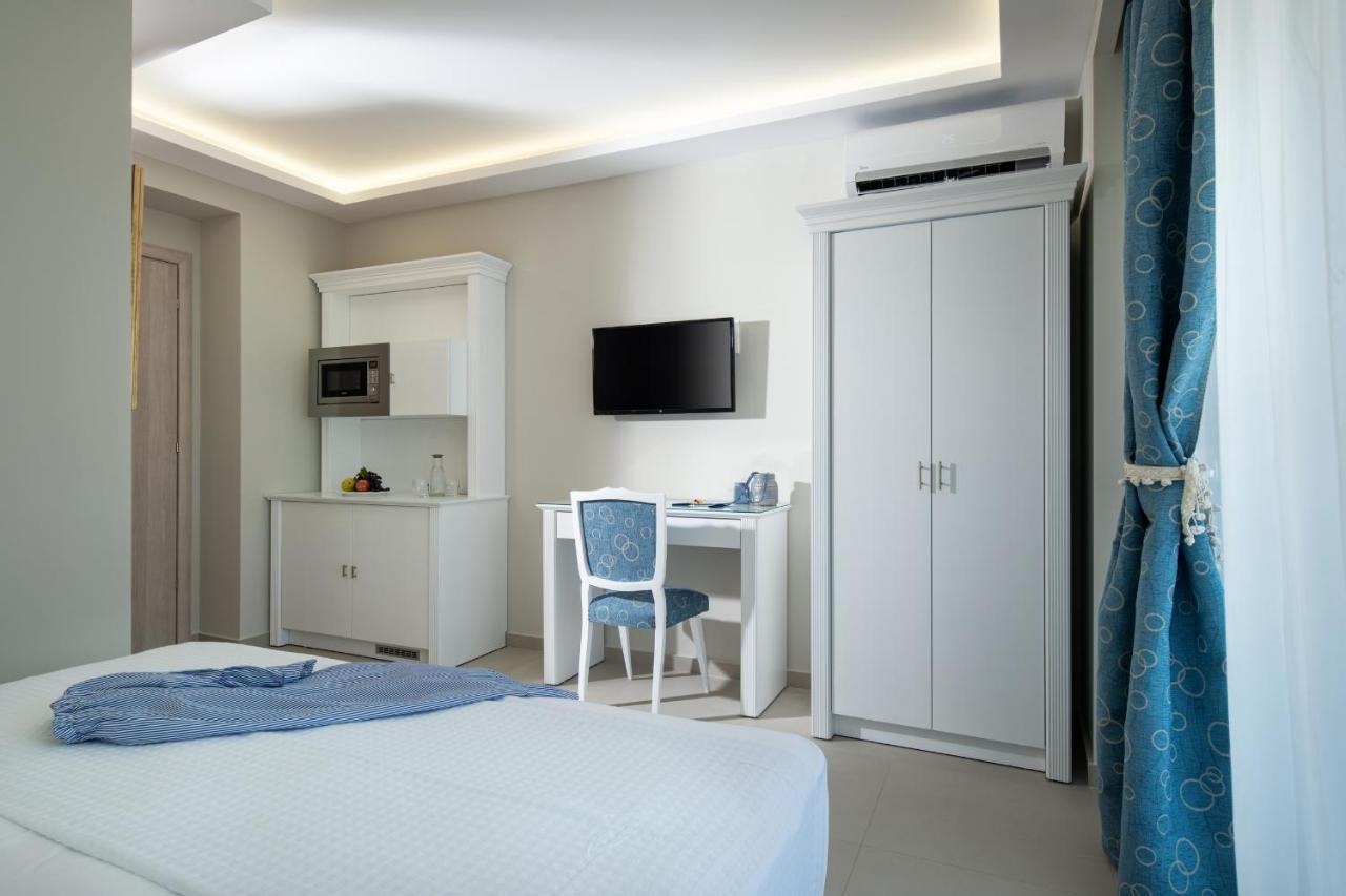 Light Blue Hotel Nea Kallikrateia Exterior photo
