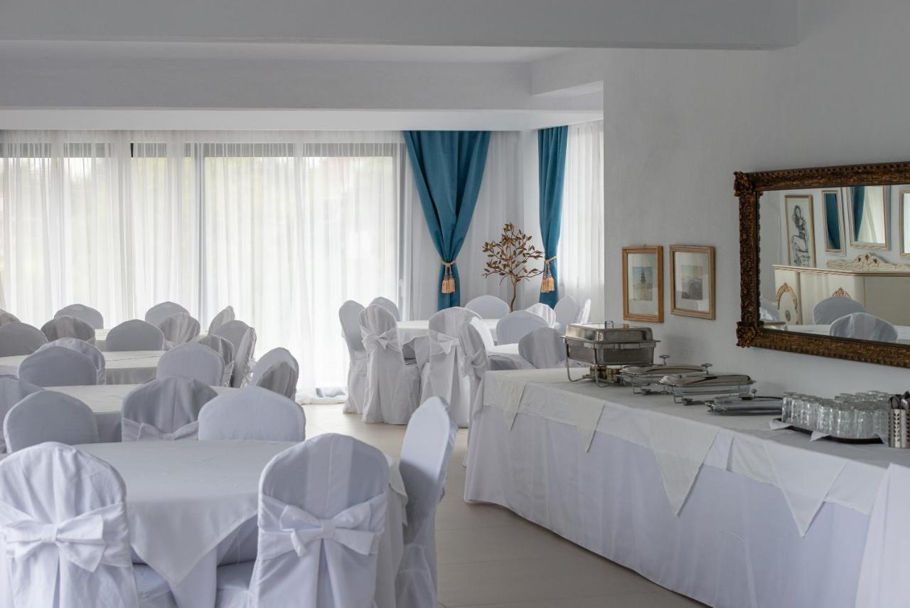 Light Blue Hotel Nea Kallikrateia Exterior photo