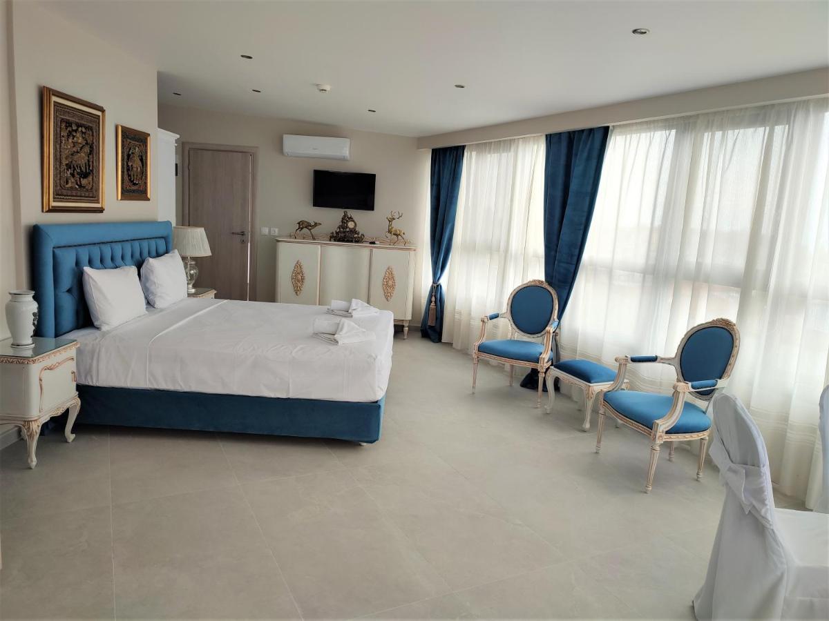 Light Blue Hotel Nea Kallikrateia Exterior photo