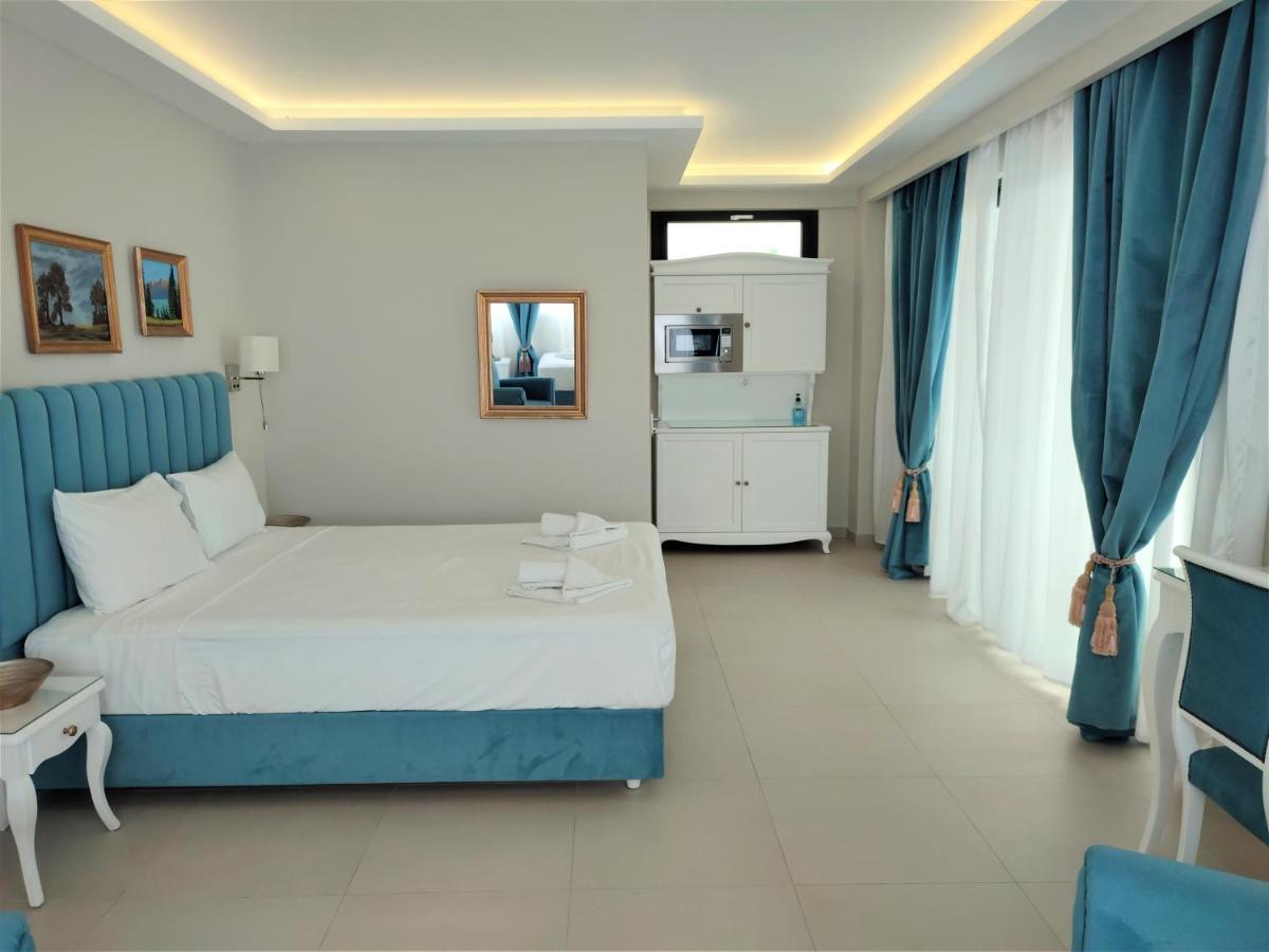 Light Blue Hotel Nea Kallikrateia Exterior photo